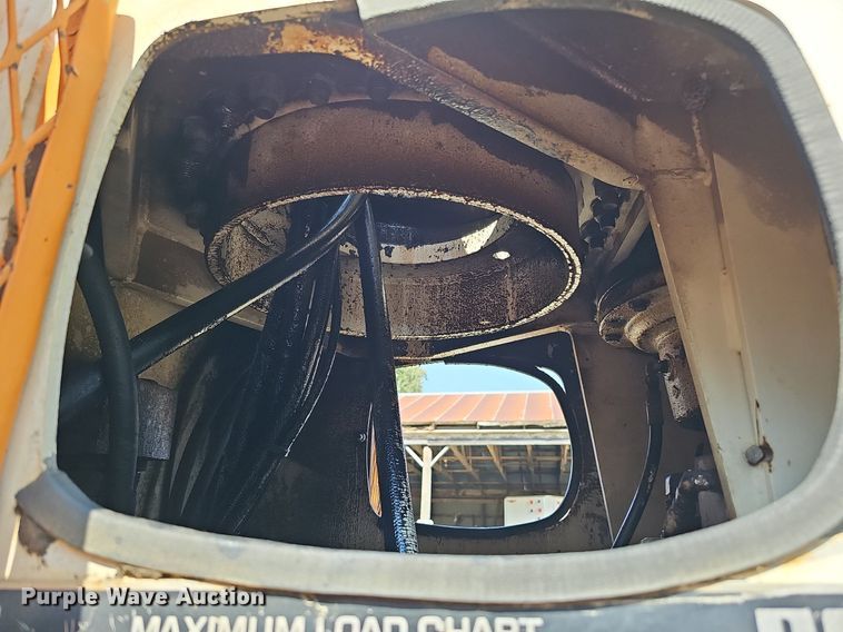 image for item DQ1118 1985 Ford LT8000  crane truck