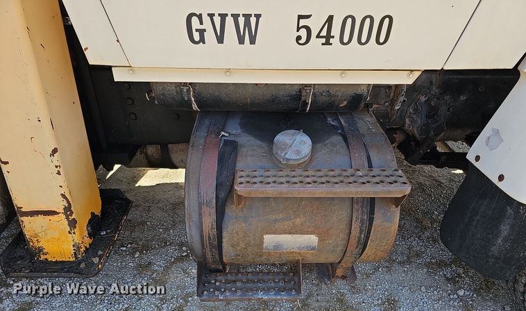 image for item DQ1118 1985 Ford LT8000  crane truck