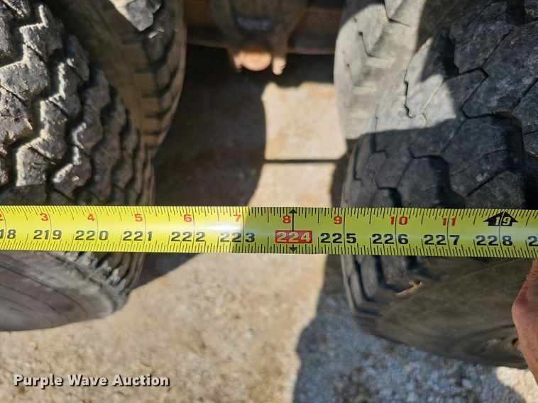 image for item DQ1118 1985 Ford LT8000  crane truck