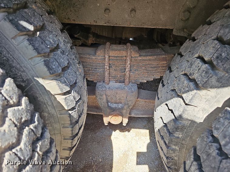 image for item DQ1118 1985 Ford LT8000  crane truck