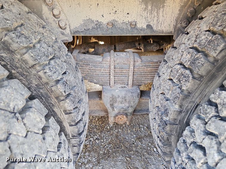 image for item DQ1118 1985 Ford LT8000  crane truck