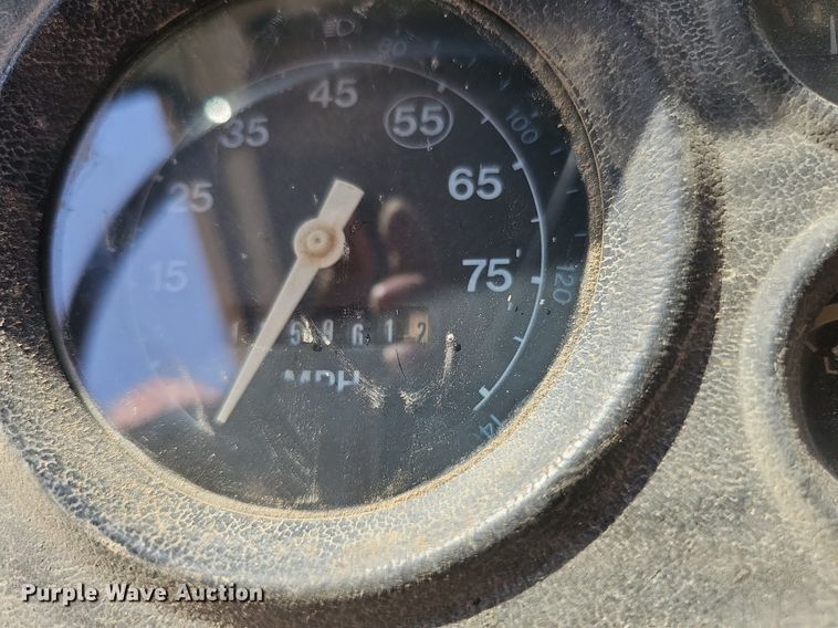 image for item DQ1118 1985 Ford LT8000  crane truck