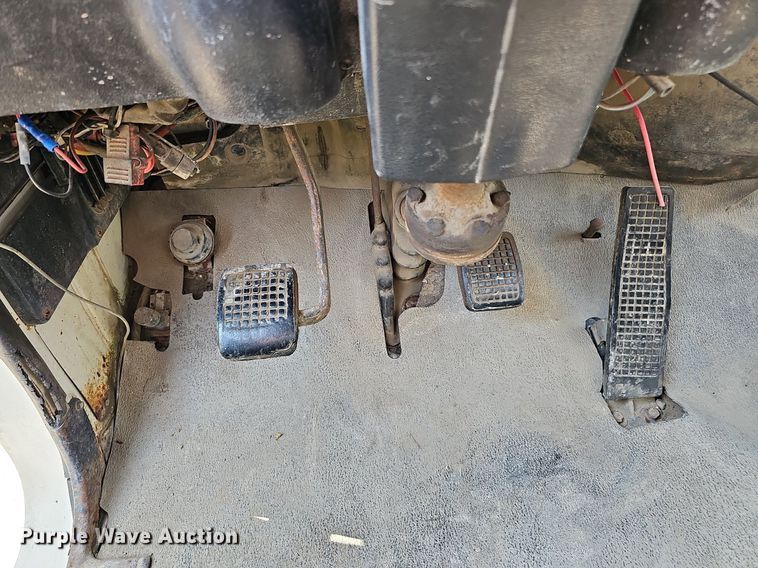 image for item DQ1118 1985 Ford LT8000  crane truck