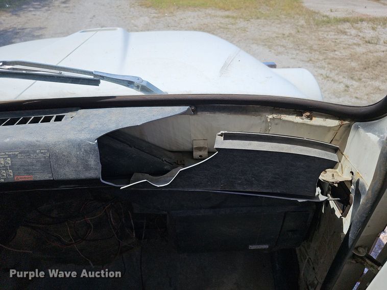 image for item DQ1118 1985 Ford LT8000  crane truck