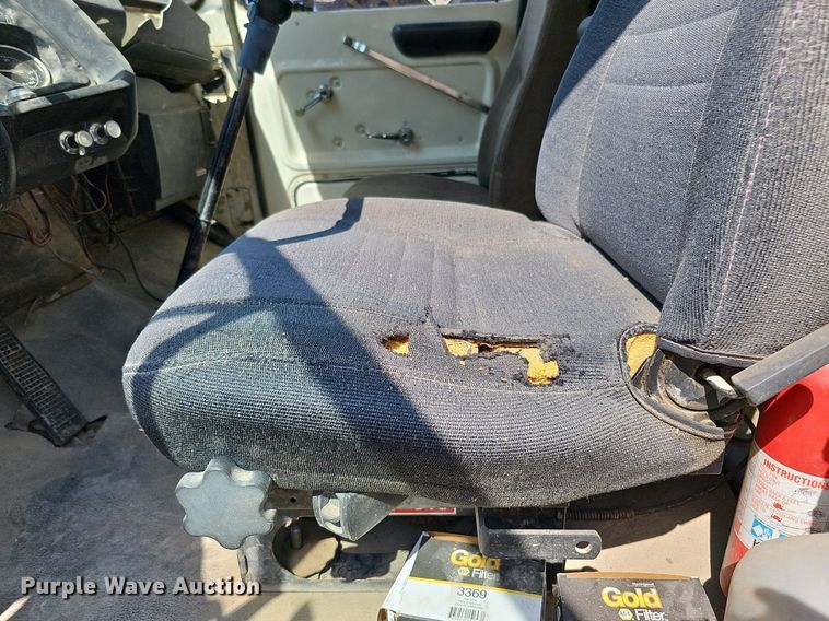 image for item DQ1118 1985 Ford LT8000  crane truck