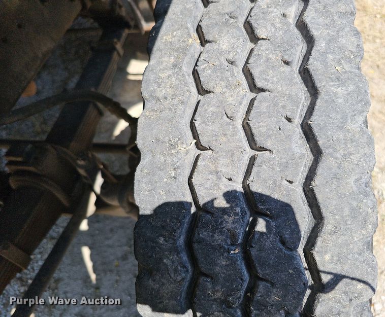 image for item DQ1118 1985 Ford LT8000  crane truck