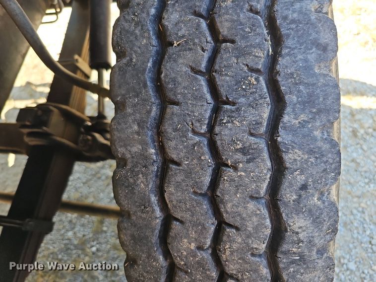 image for item DQ1118 1985 Ford LT8000  crane truck