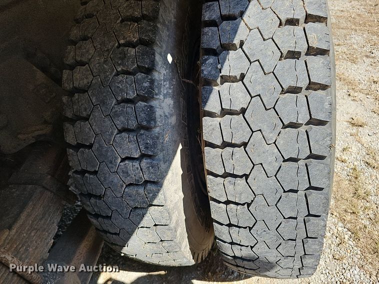 image for item DQ1118 1985 Ford LT8000  crane truck