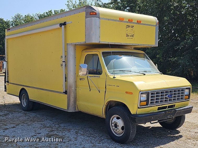 image for item DQ1119 1990 Ford E350  box truck