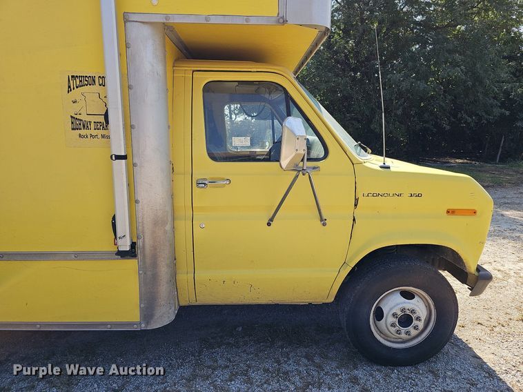 image for item DQ1119 1990 Ford E350  box truck