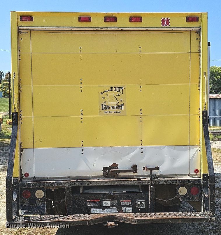 image for item DQ1119 1990 Ford E350  box truck