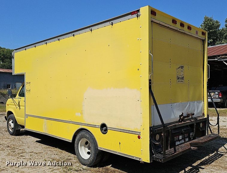 image for item DQ1119 1990 Ford E350  box truck