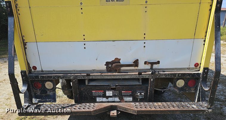 image for item DQ1119 1990 Ford E350  box truck