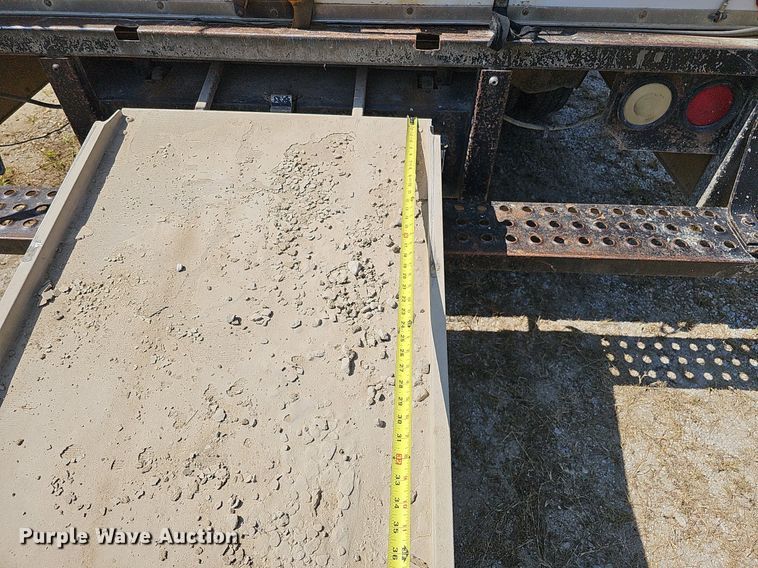 image for item DQ1119 1990 Ford E350  box truck