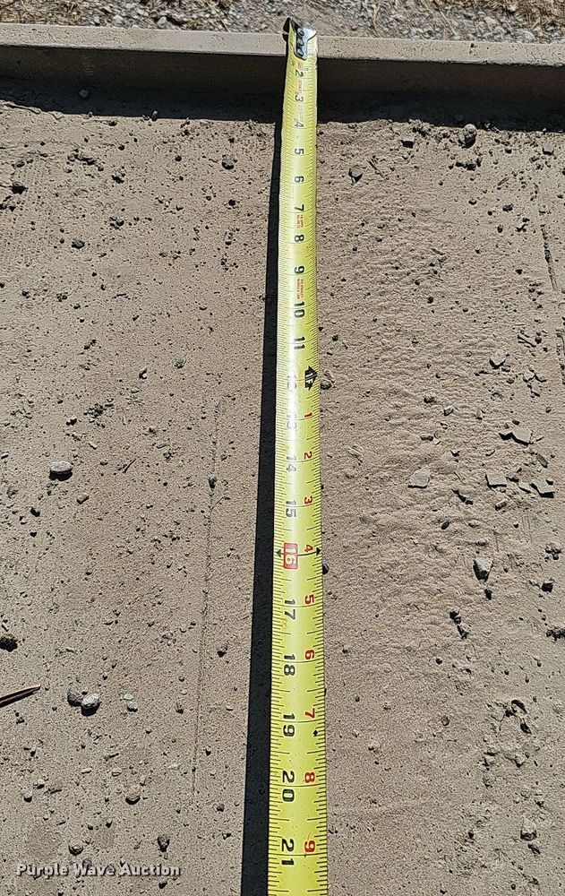 image for item DQ1119 1990 Ford E350  box truck