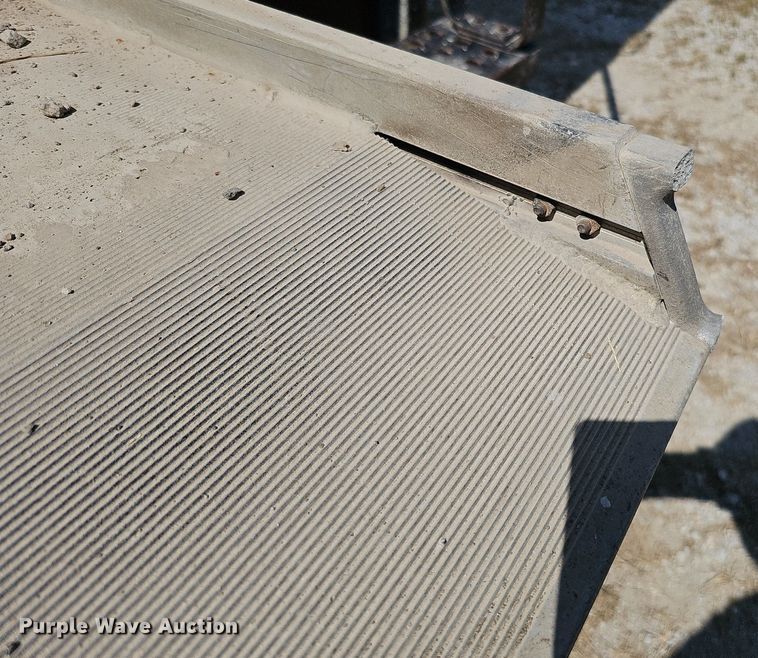 image for item DQ1119 1990 Ford E350  box truck