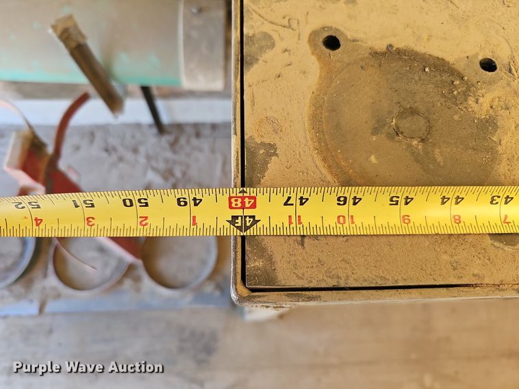 image for item DQ1119 1990 Ford E350  box truck