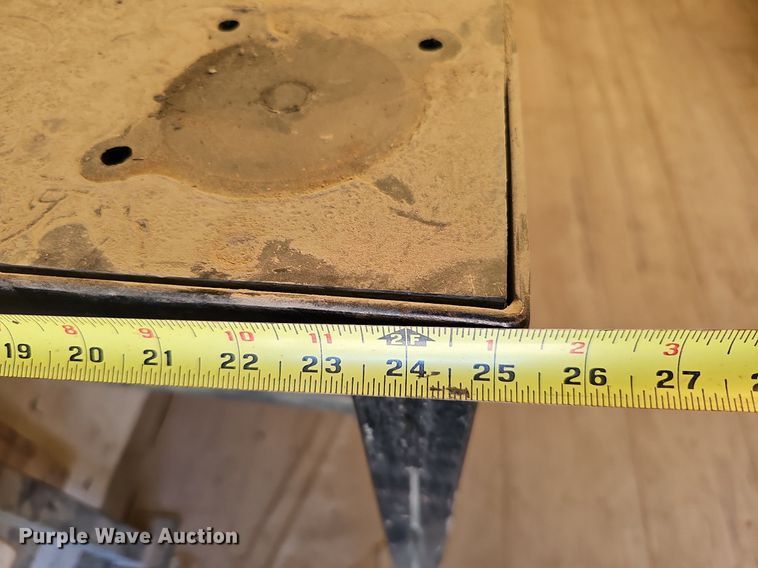 image for item DQ1119 1990 Ford E350  box truck