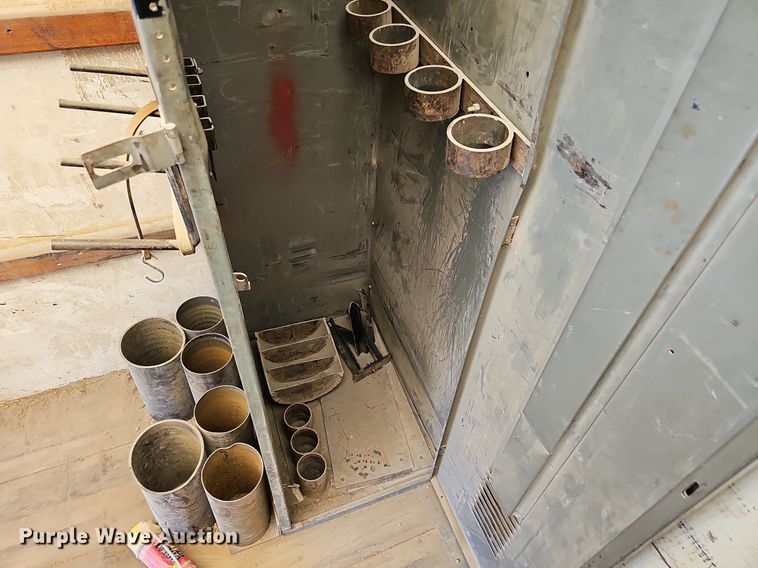 image for item DQ1119 1990 Ford E350  box truck