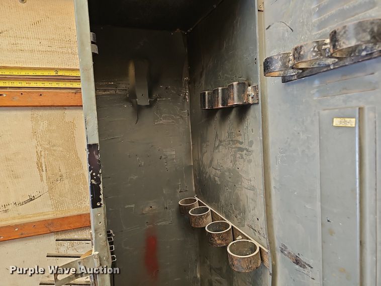 image for item DQ1119 1990 Ford E350  box truck