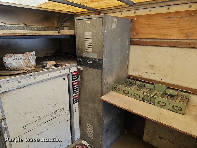 image for item DQ1119 1990 Ford E350  box truck