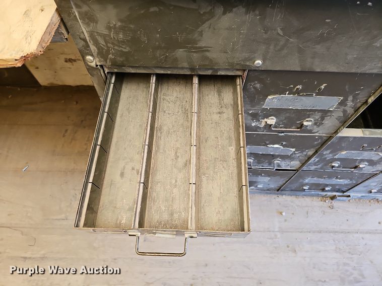 image for item DQ1119 1990 Ford E350  box truck