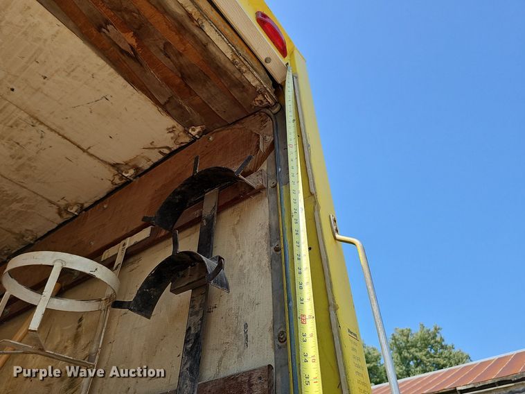 image for item DQ1119 1990 Ford E350  box truck