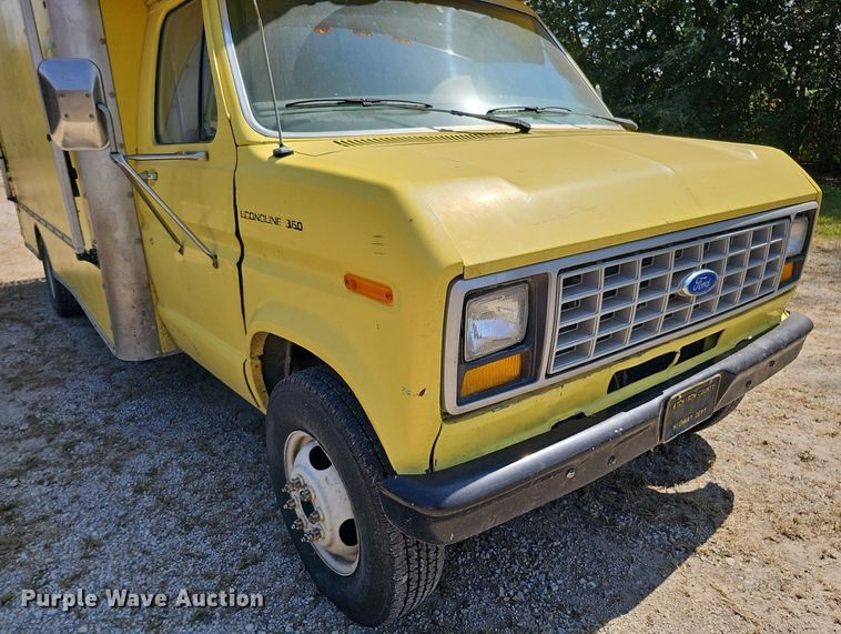 image for item DQ1119 1990 Ford E350  box truck