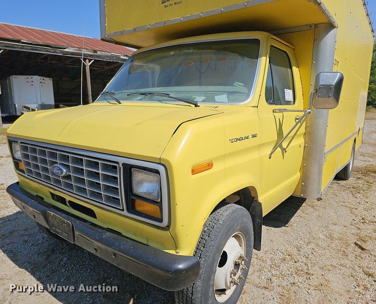 image for item DQ1119 1990 Ford E350  box truck