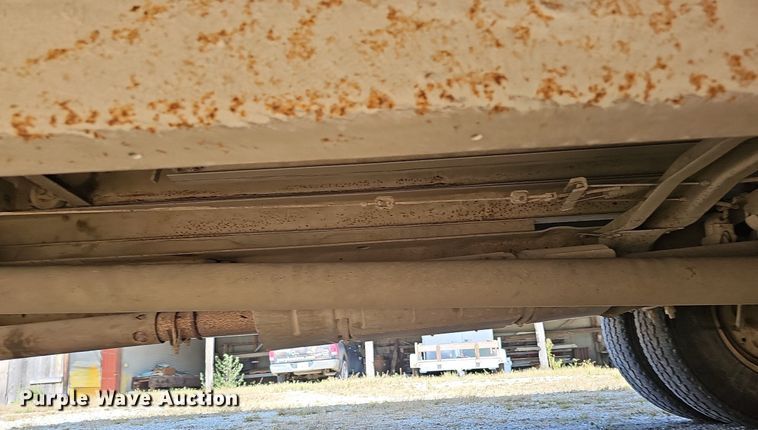 image for item DQ1119 1990 Ford E350  box truck