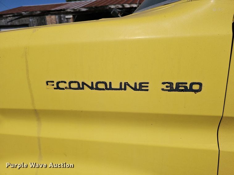 image for item DQ1119 1990 Ford E350  box truck