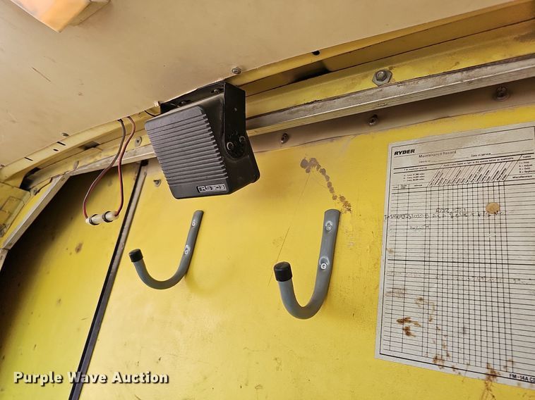 image for item DQ1119 1990 Ford E350  box truck