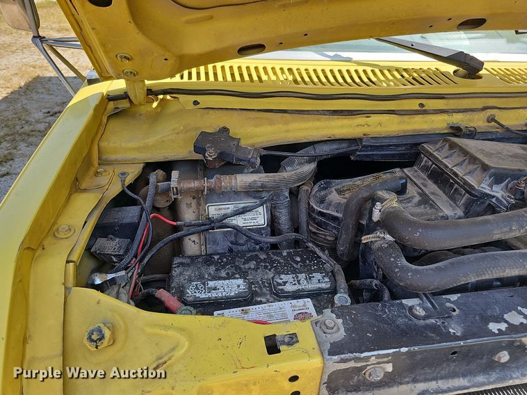 image for item DQ1119 1990 Ford E350  box truck