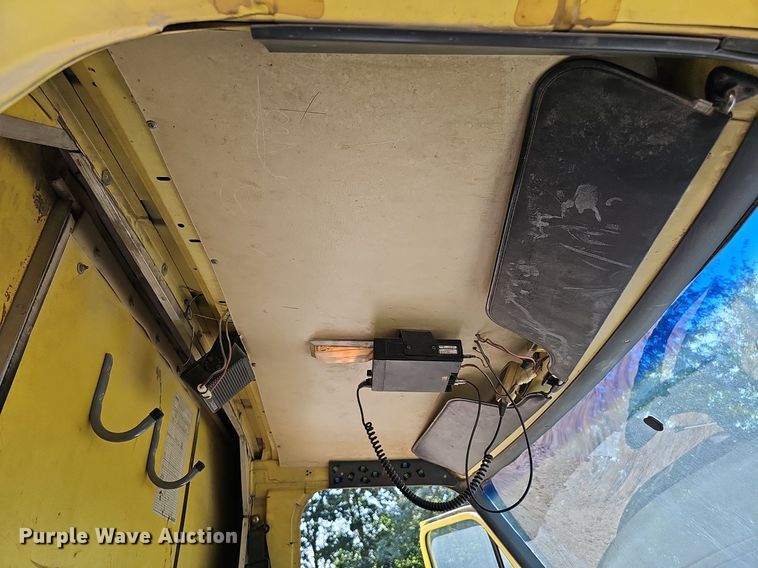 image for item DQ1119 1990 Ford E350  box truck