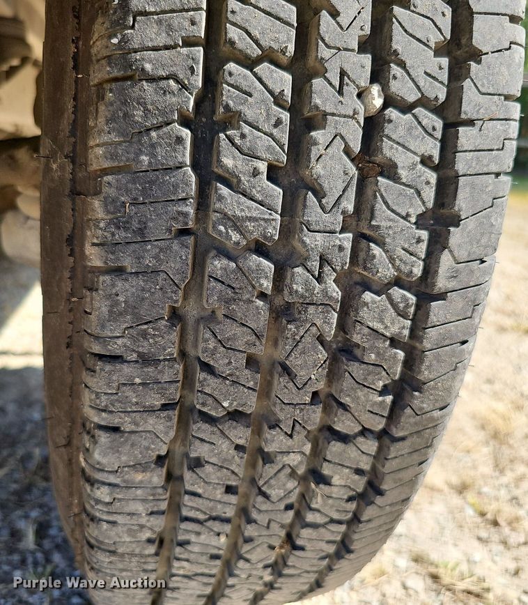 image for item DQ1119 1990 Ford E350  box truck