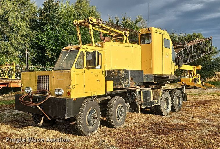 image for item DQ1120 1971 P&H Crane 430ATC-8X4  crane truck