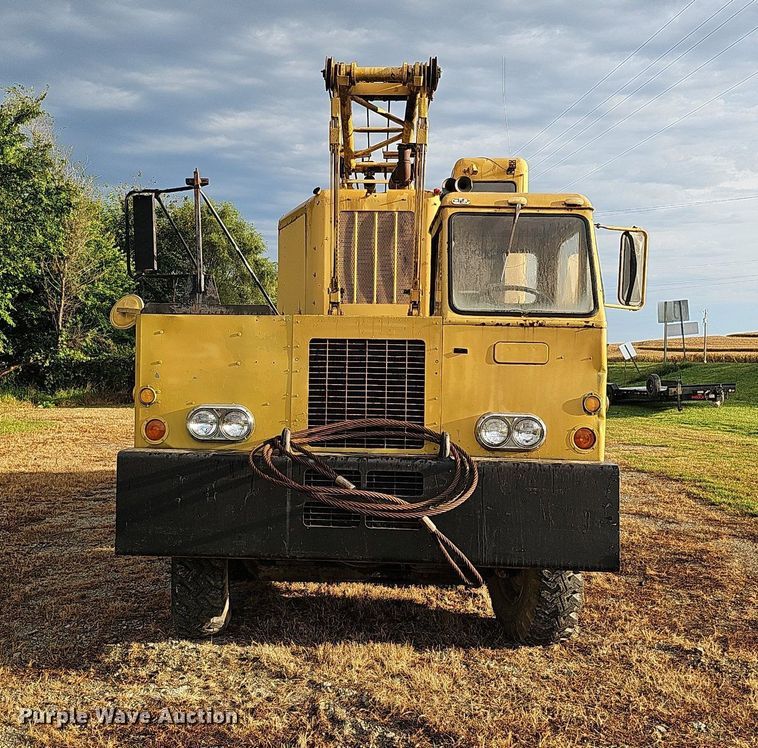 image for item DQ1120 1971 P&H Crane 430ATC-8X4  crane truck