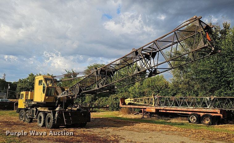 image for item DQ1120 1971 P&H Crane 430ATC-8X4  crane truck