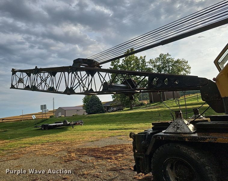 image for item DQ1120 1971 P&H Crane 430ATC-8X4  crane truck