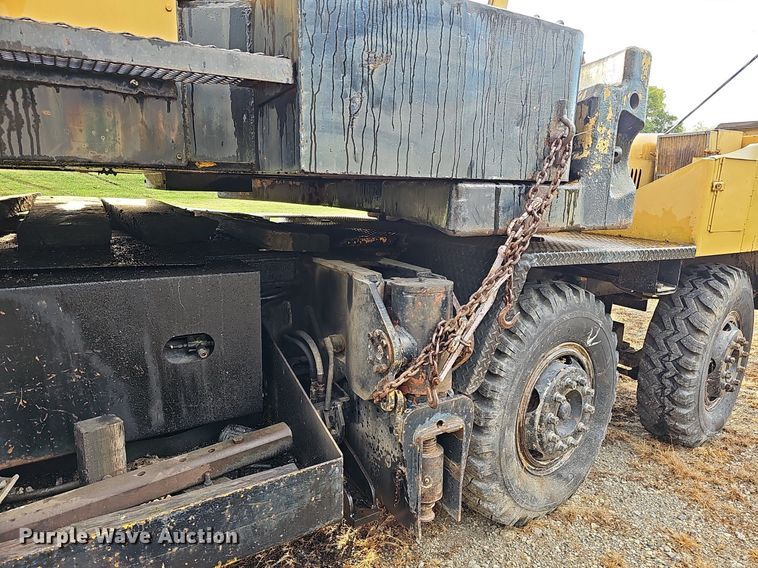 image for item DQ1120 1971 P&H Crane 430ATC-8X4  crane truck