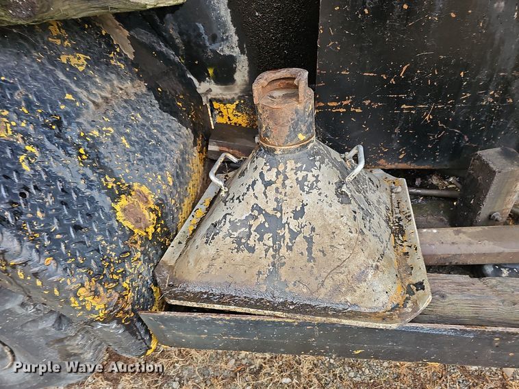 image for item DQ1120 1971 P&H Crane 430ATC-8X4  crane truck