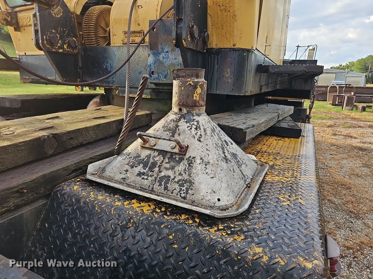 image for item DQ1120 1971 P&H Crane 430ATC-8X4  crane truck