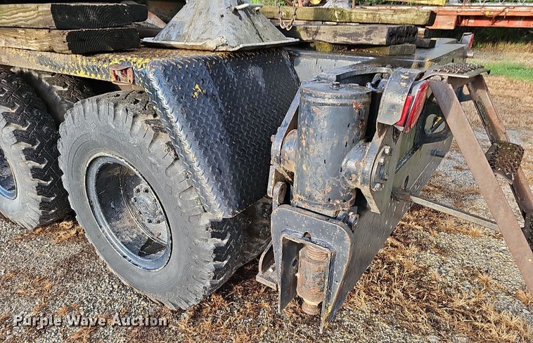 image for item DQ1120 1971 P&H Crane 430ATC-8X4  crane truck