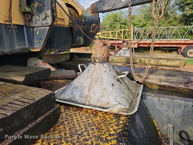 image for item DQ1120 1971 P&H Crane 430ATC-8X4  crane truck