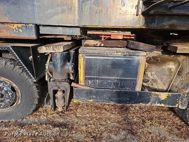 image for item DQ1120 1971 P&H Crane 430ATC-8X4  crane truck