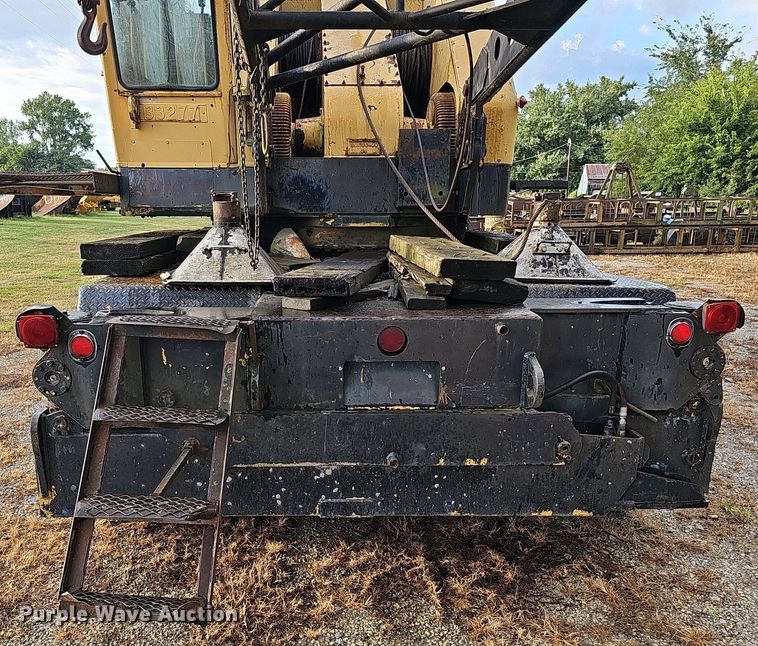 image for item DQ1120 1971 P&H Crane 430ATC-8X4  crane truck