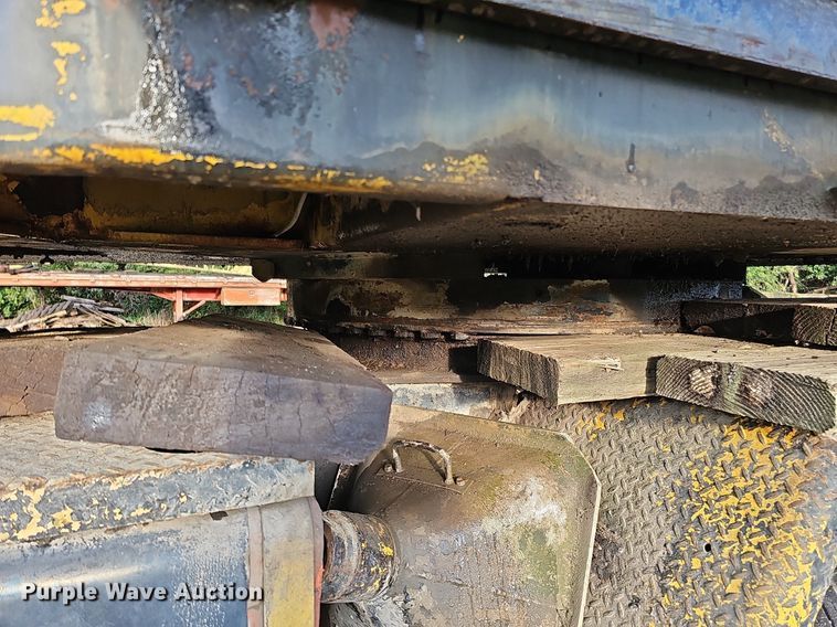 image for item DQ1120 1971 P&H Crane 430ATC-8X4  crane truck