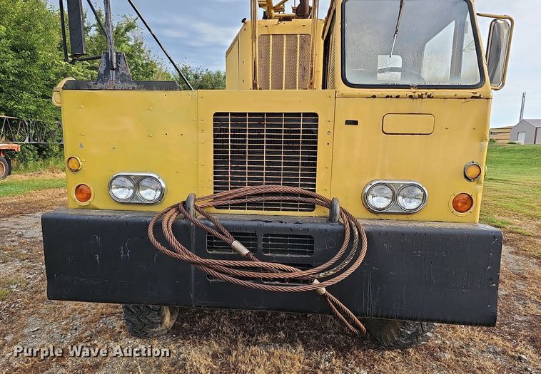 image for item DQ1120 1971 P&H Crane 430ATC-8X4  crane truck