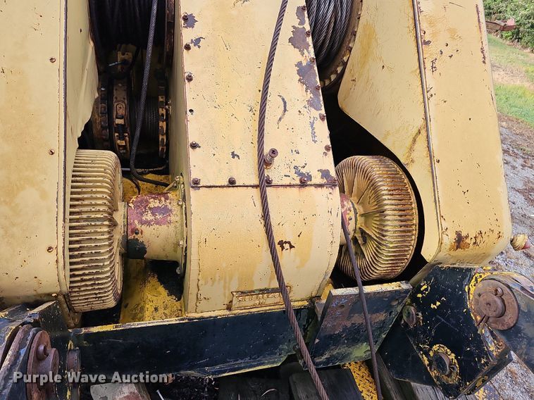 image for item DQ1120 1971 P&H Crane 430ATC-8X4  crane truck