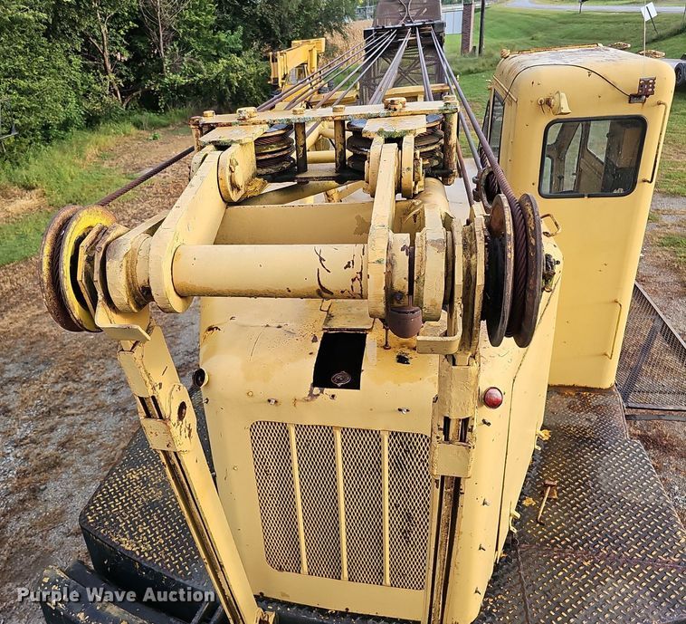 image for item DQ1120 1971 P&H Crane 430ATC-8X4  crane truck